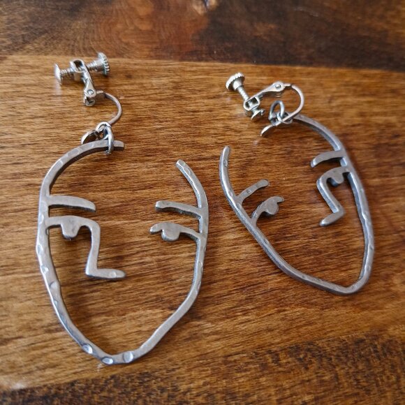 Picasso Face style Clip On Screw Back Silver-tone earrings - boho chic modernist - Picture 1 of 3